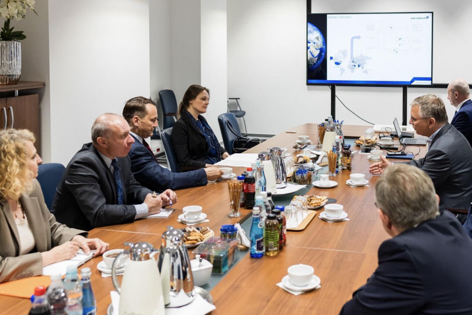 Wizyta ministra Sikorskiego w Grupie WB