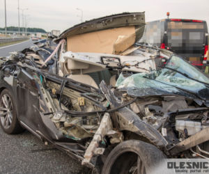 Groźny wypadek na trasie S8. Volkswagen zderzył się z ciężarówką