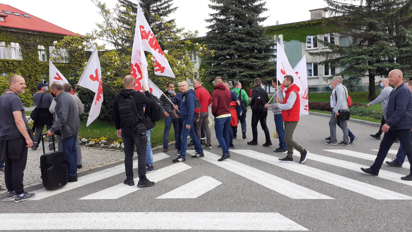Pikieta w MAN-ie. Związkowa "Solidarność" w MAN BUS nadal protestuje!
