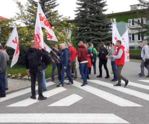 Pikieta w MAN-ie. Związkowa Solidarność w MAN BUS nadal protestuje!