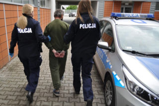 Rafał chciał zostać strażakiem. Teraz 37-latek odpowie za seryjne podpalenia lasów