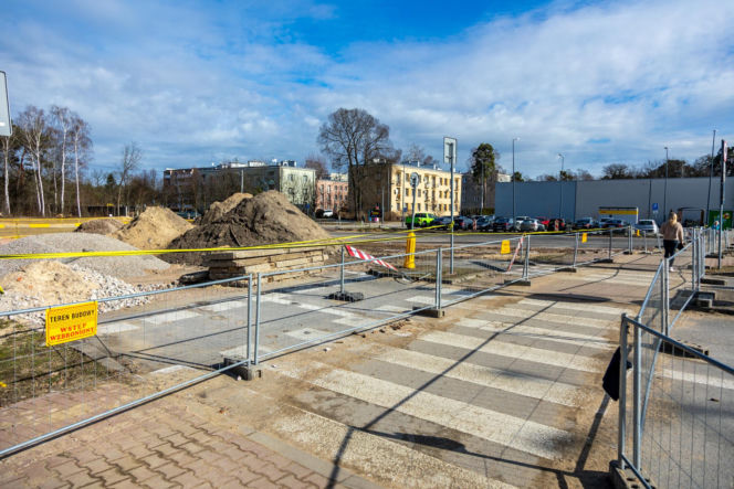 Budowa tunelu pod torami przy PKP Warszawa Wesoła