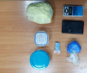 Broń, narkotyki, skradzione dokumenty: Przestępcza dziupla na Bielanach! 