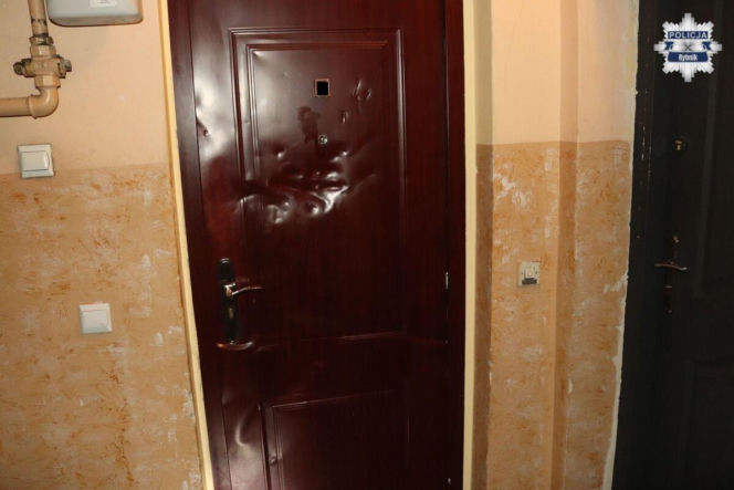 Strzelał do drzwi sąsiada