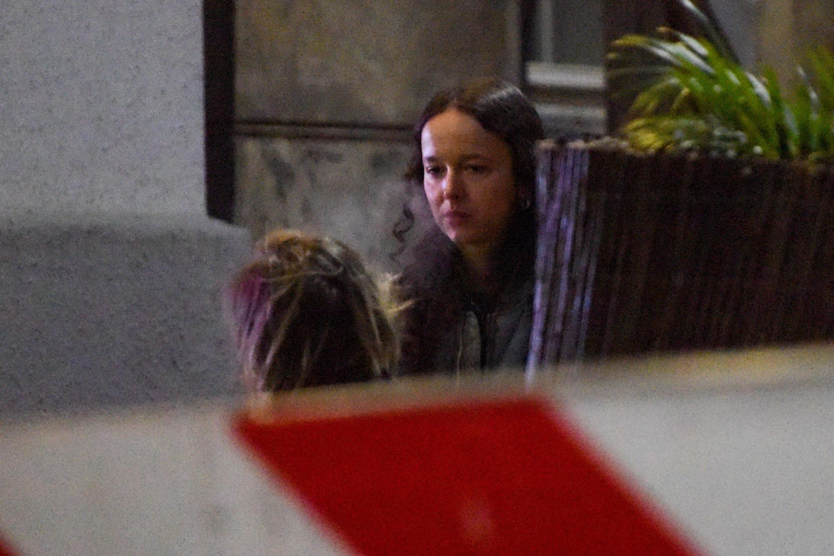 Monika Brodka winko papierosek i taksówka