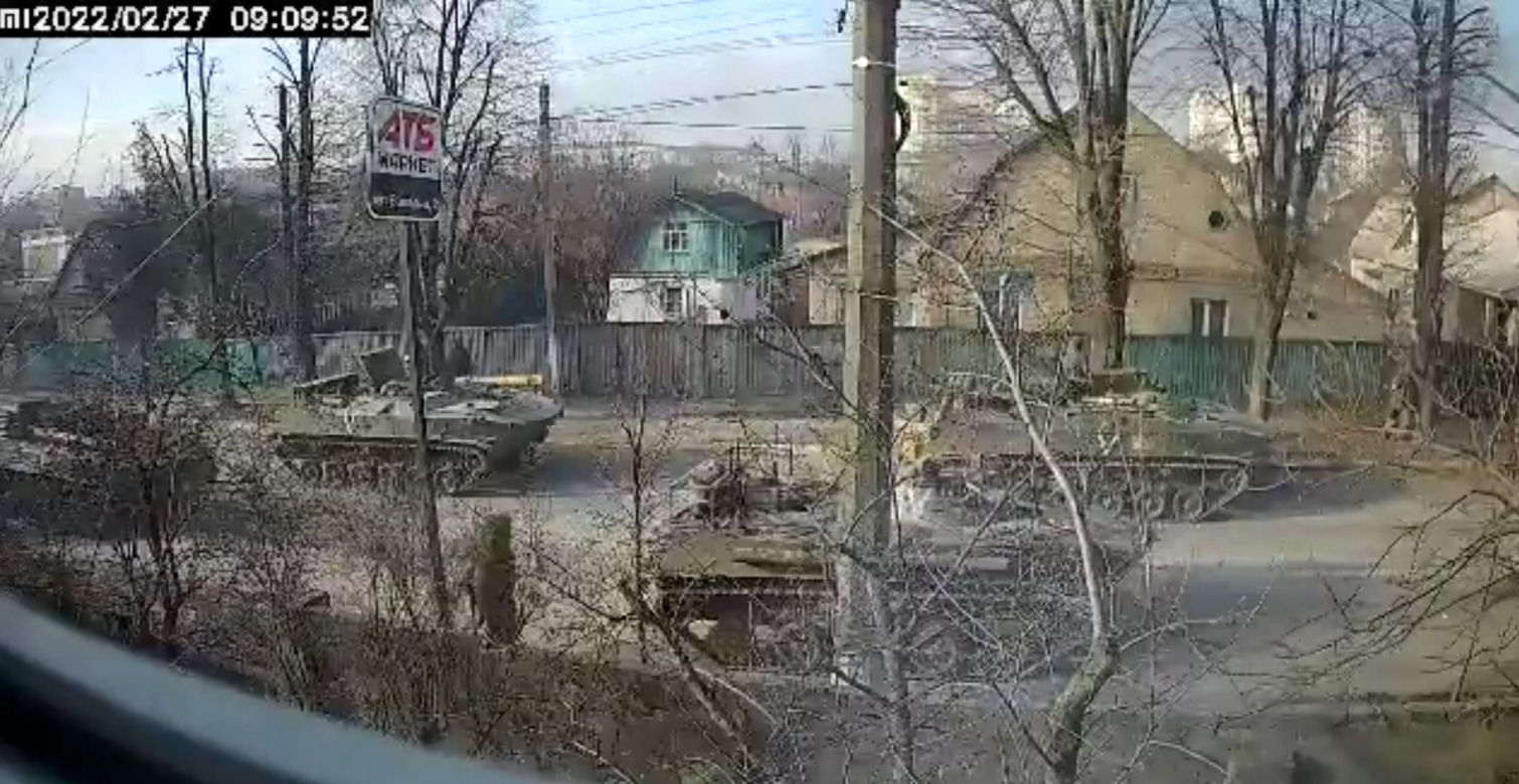 Pocisk uderzył w blok mieszkalny w Buczy pod Kijowem