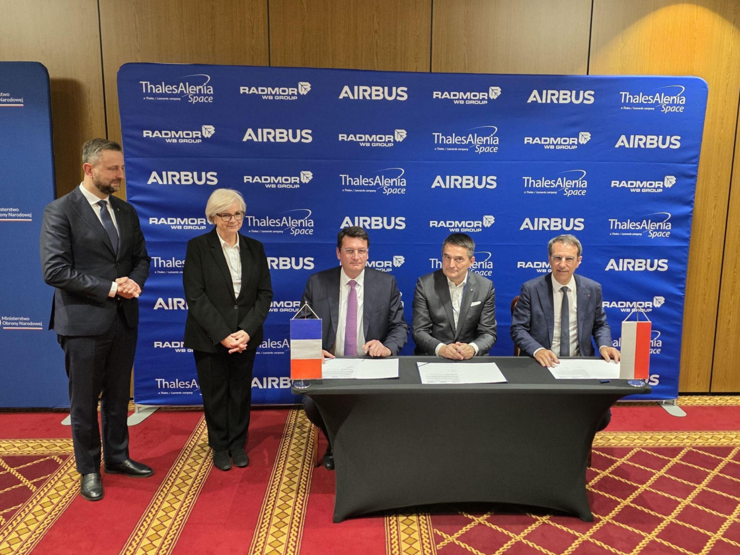 Airbus Defence and Space, Thales Alenia Space i RADMOR łączą siły w celu budowy polskiego satelity wojskowego