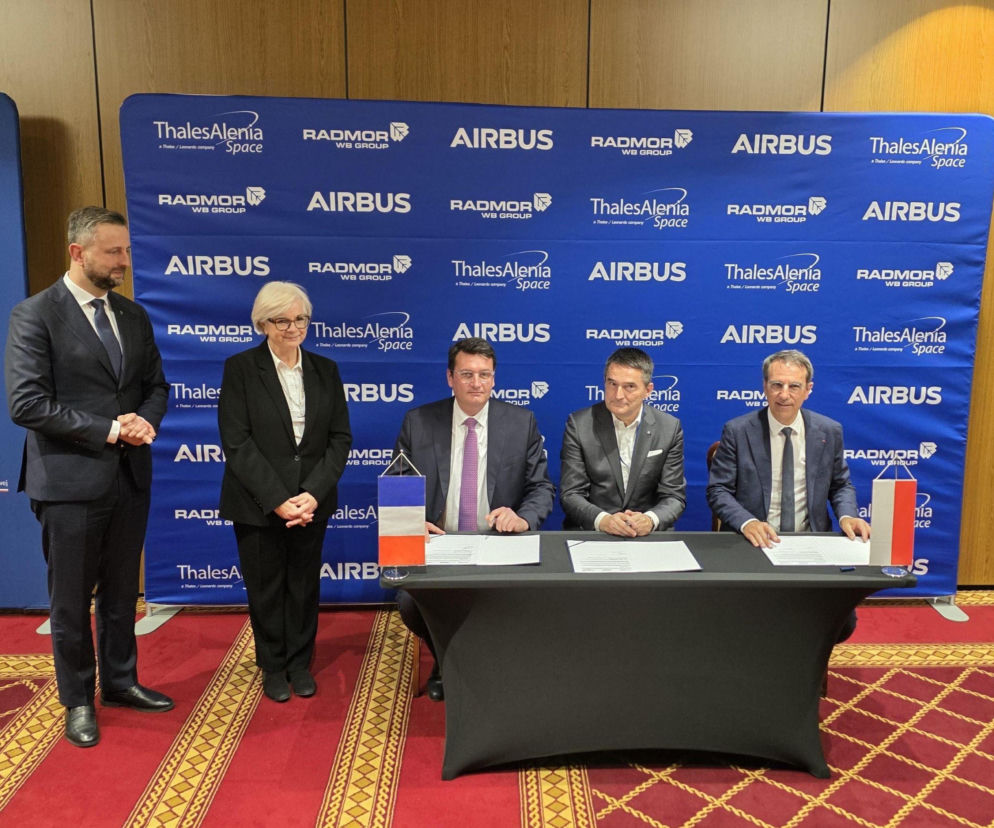 Airbus Defence and Space, Thales Alenia Space i RADMOR łączą siły w celu budowy polskiego satelity wojskowego