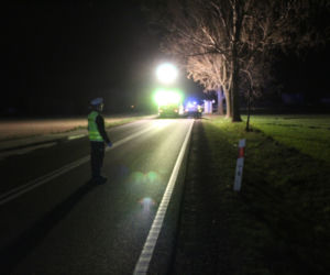 Tragiczny wypadek w gminie Brześć Kujawski. Nie żyje 64-letni pieszy!