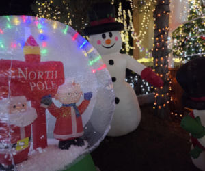 Bydgoski dom Griswoldów znów zachwyca. 300 tysięcy lampek robi niesamowity efekt