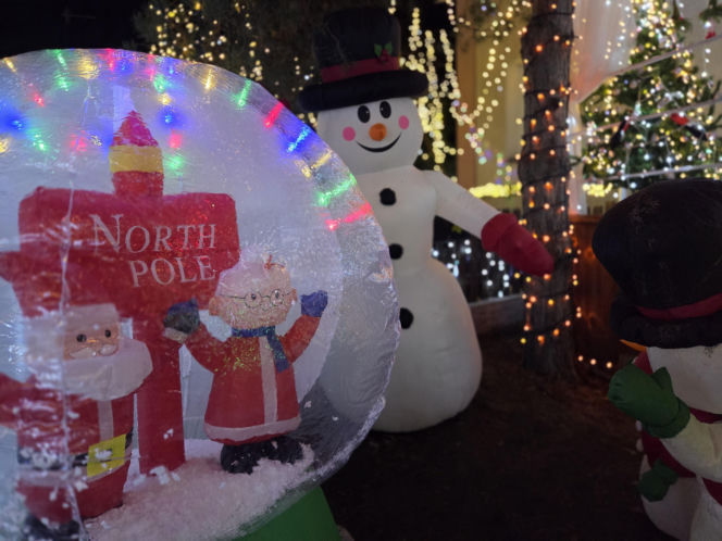 Bydgoski dom Griswoldów znów zachwyca. 300 tysięcy lampek robi niesamowity efekt