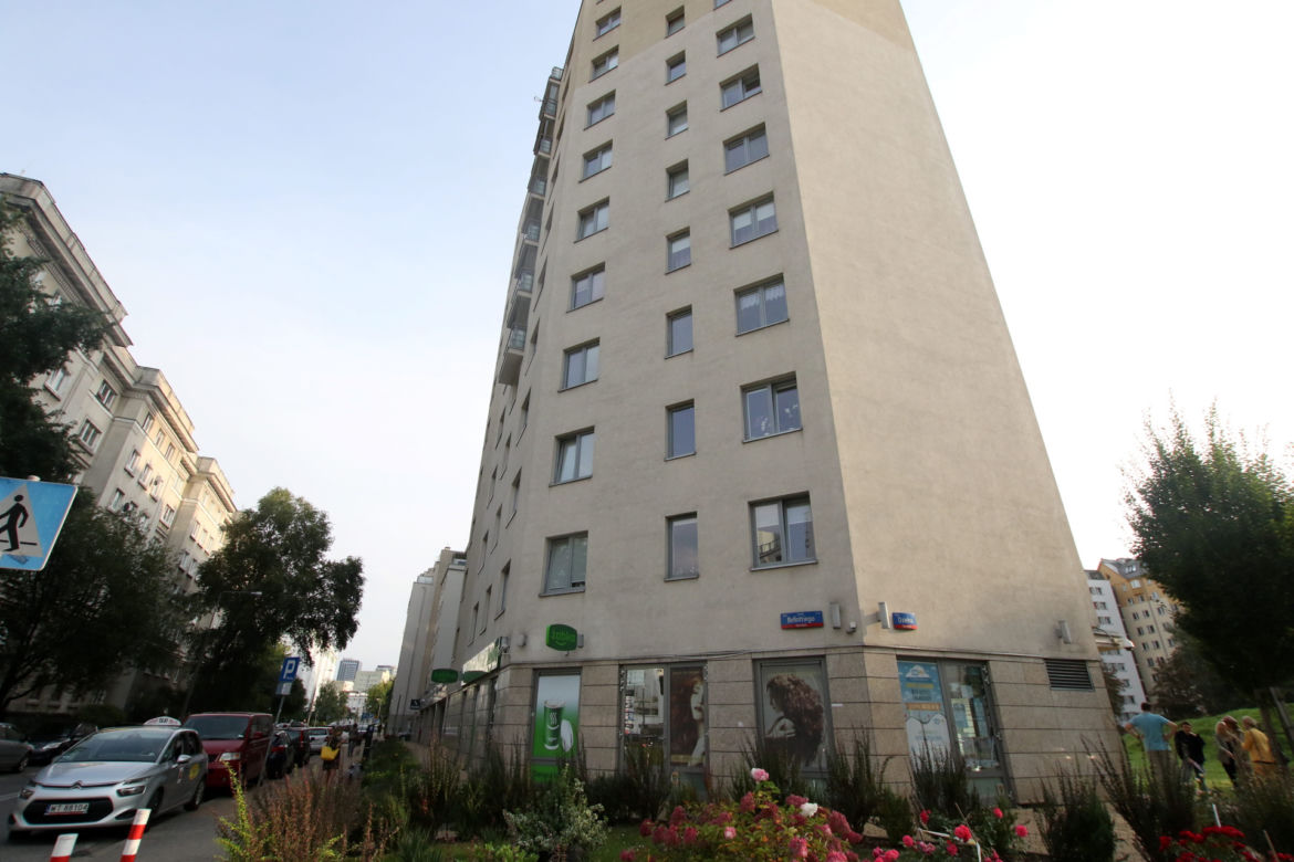 Osiedle grozy. Deweloper planuje blok oddalony o 4 metry od balkonów