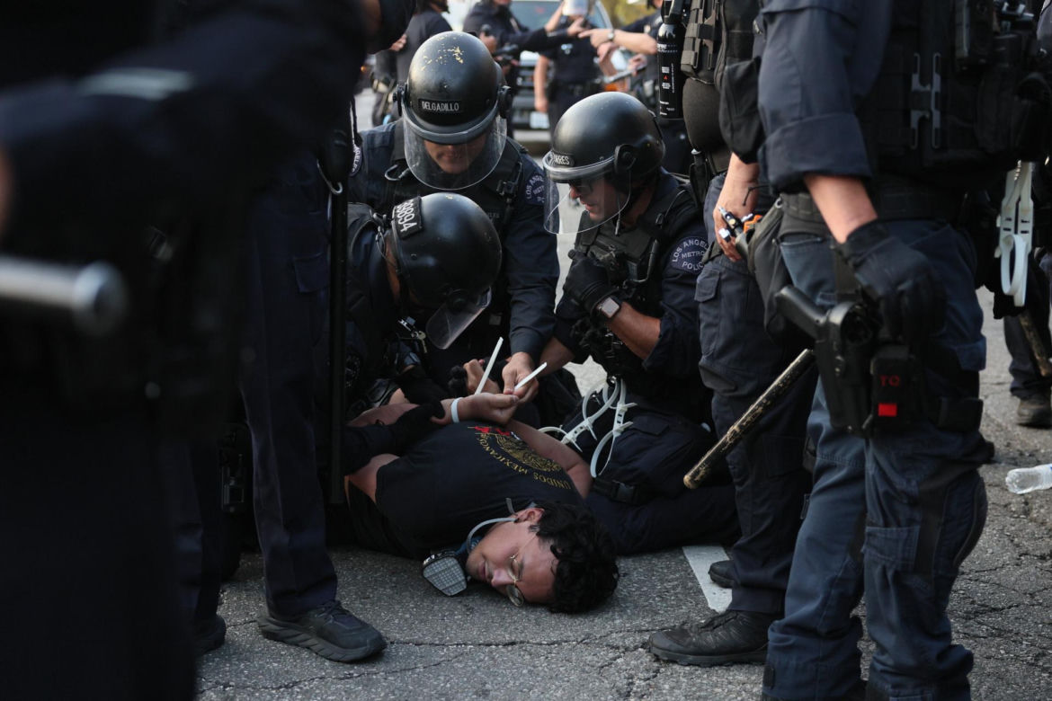 Protesty w Los Angeles coraz silniejsze. Emocje podsycają fałszywe zdjęcia i teorie spiskowe