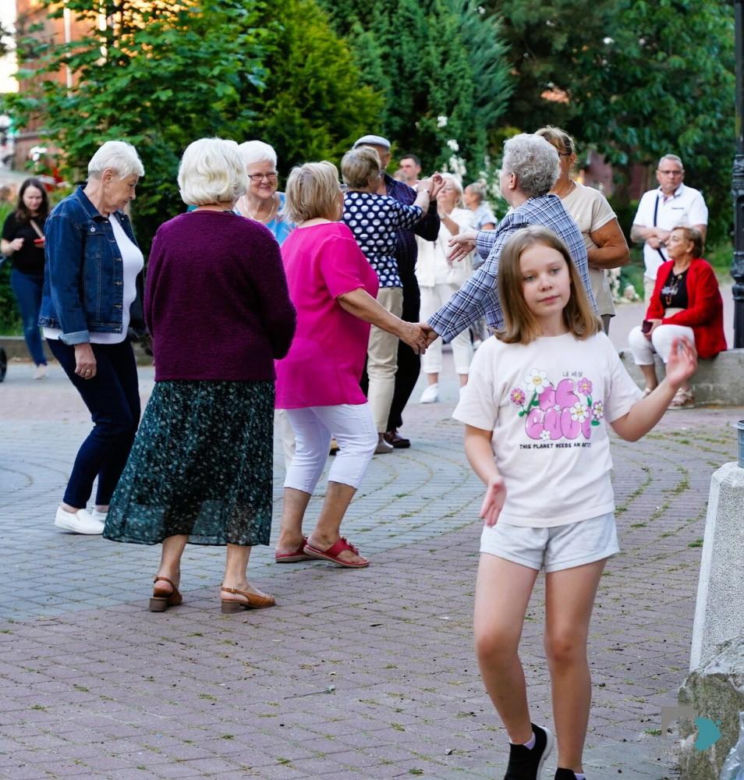 Potańcówka pod chmurką