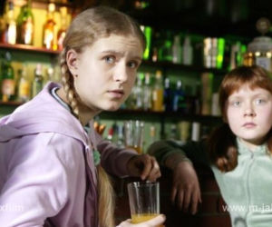 M jak miłość. Natalka (Marcjanna Lelek), Ula (Iga Krefft)