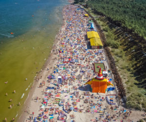 Drożyzna nad morzem? Jak pojechać tanio na wakacje