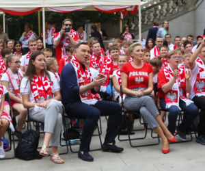 Para prezydencka ogląda mazc Polska - Senegal