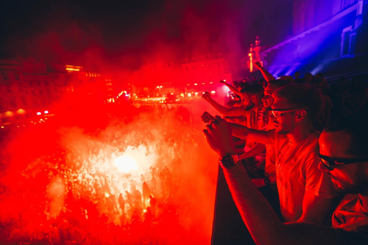 Tłumy kibiców na fecie Wisły Kraków po awansie do Ekstraklasy. Znajdź się na zdjęciach!