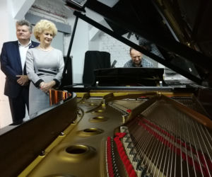 Filharmonia Pomorska w Bydgoszczy zyskała dwa nowe fortepiany! [ZDJĘCIA]