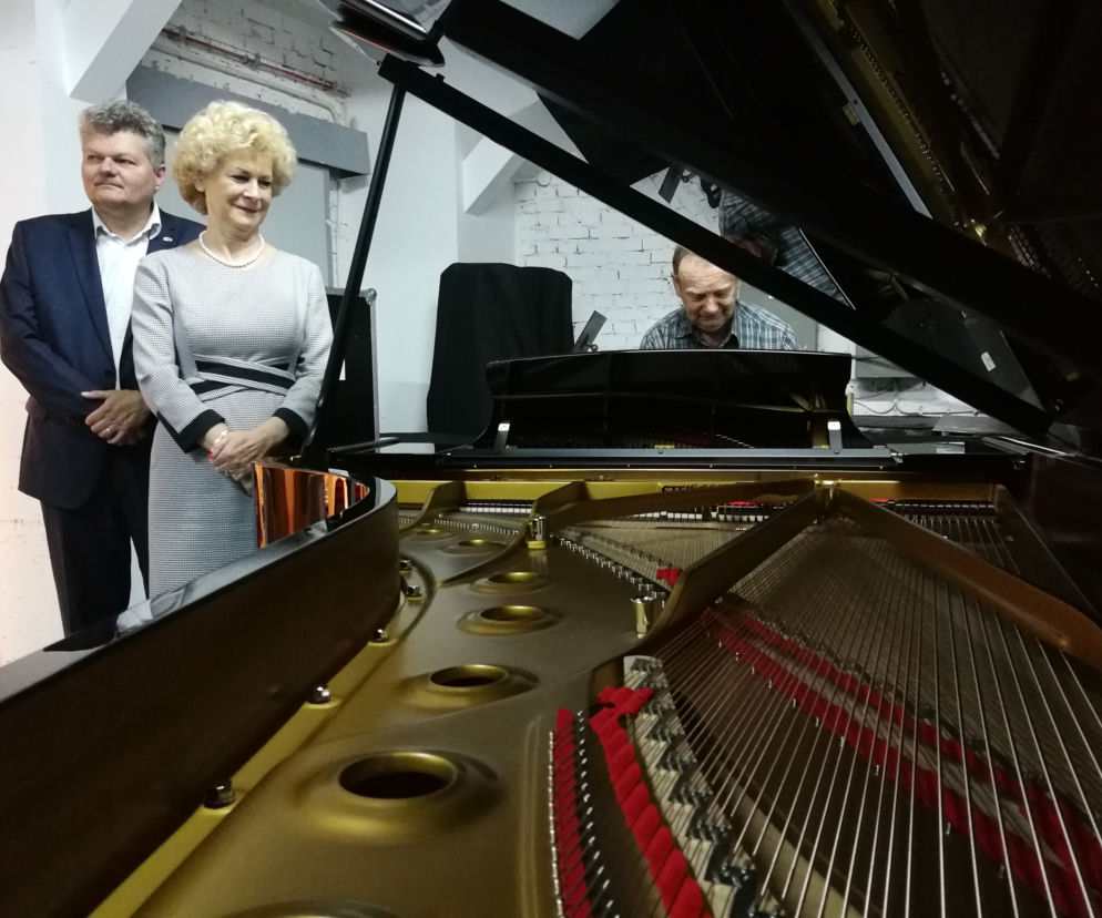 Filharmonia Pomorska w Bydgoszczy zyskała dwa nowe fortepiany! [ZDJĘCIA]