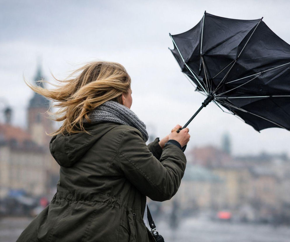 Potężne wichury uderzą we wtorek. IMGW wydaje pilne ostrzeżenia