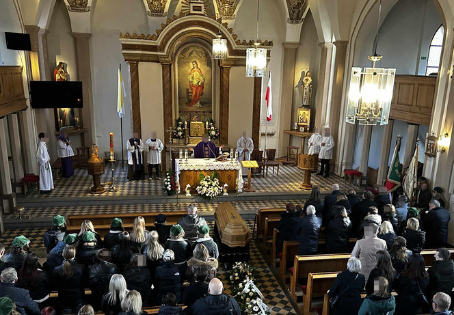 Pogrzeb 16-letniej Kingi. Razem z koleżanką zginęła w tragicznym wypadku