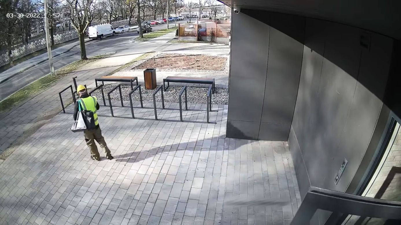 Parszywi złodzieje okradli Ukrainki na 65 tysięcy złotych! Czy to oni? Szuka ich policja!