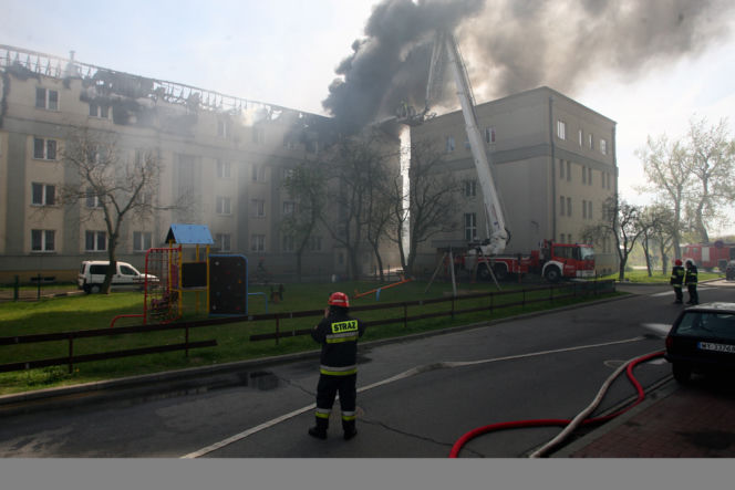 Pożar na ul. Flisa w Warszawie