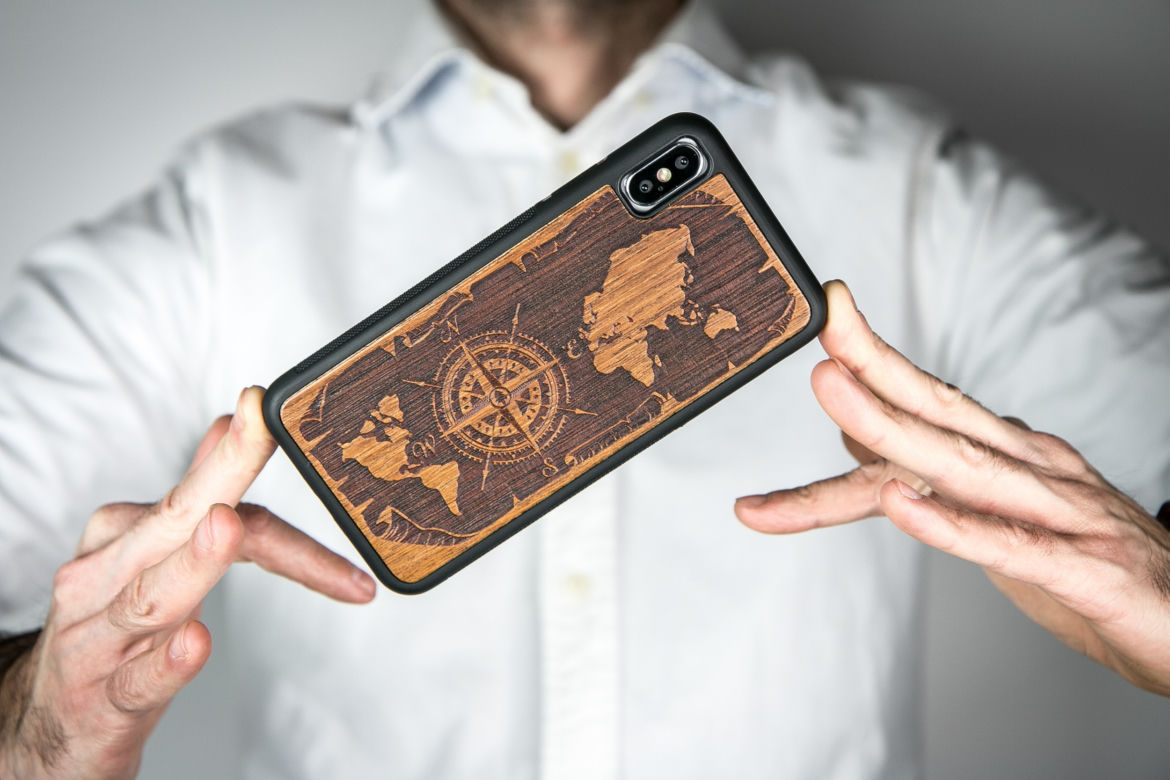 Drewniane etui na telefon