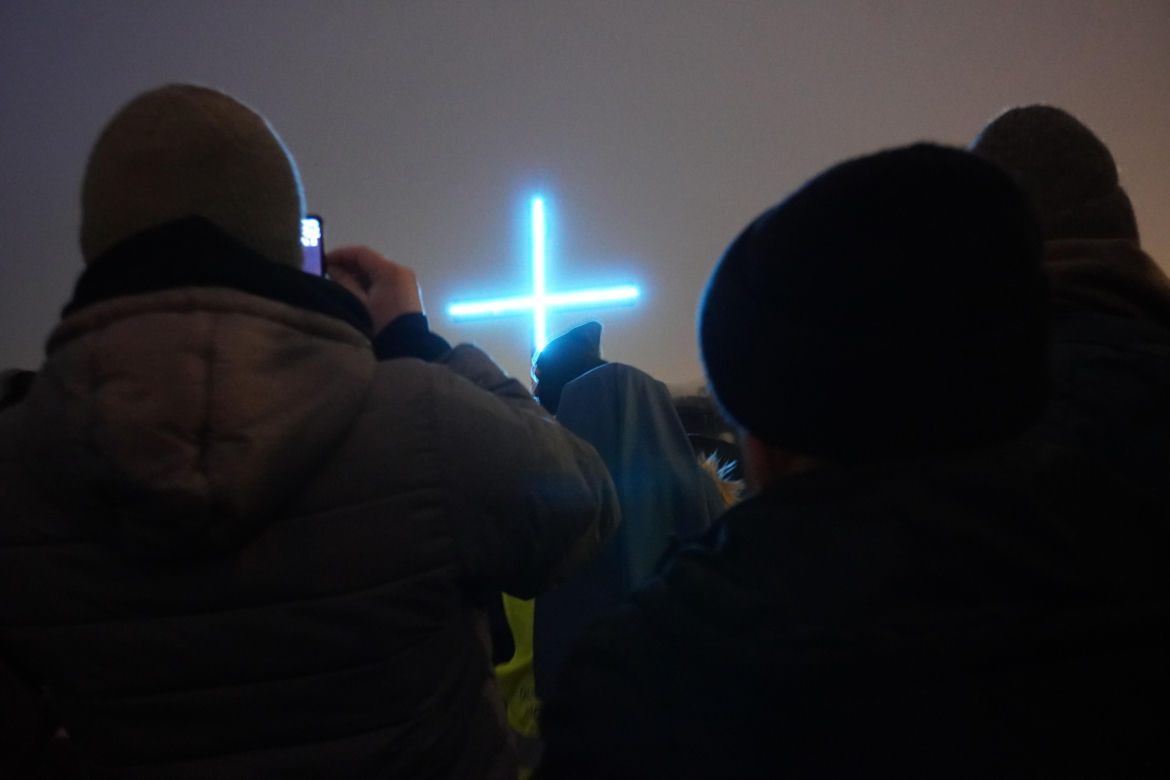 Ogrom wiernych przybył na Drogę Krzyżową na Majdanku. Mamy zdjęcia!