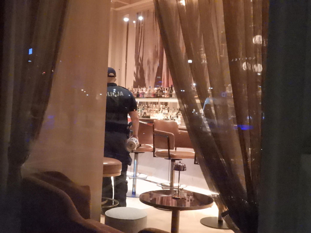 Atak nożownika w hotelu