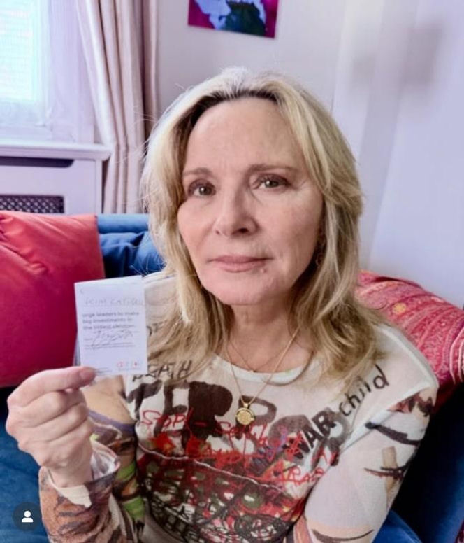 Zaskakujący ślub gwiazdy "Seksu w wielkim mieście"! Kim Cattrall w garniturze na tysiące