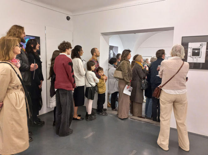 Wystawa słynnego malarza bez obrazów. "Beksiński Nieoczywisty. Wystawa Fotografii i Grafik" w MBWA w Lesznie