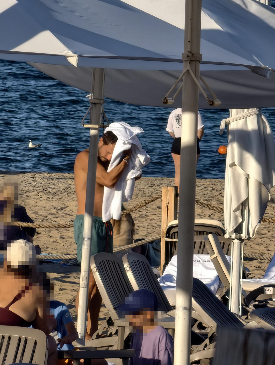 Mateusz Banasiuk na plaży w Sopocie. Tak wyglądał, gdy zrzucił koszulkę!