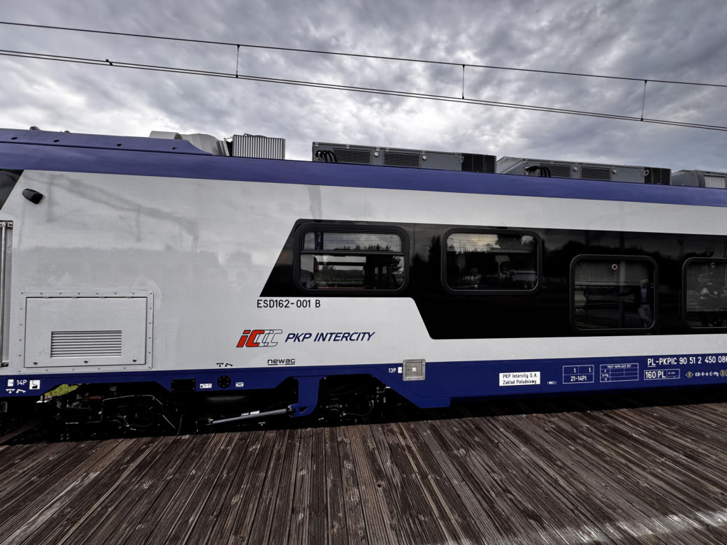 Tak wygląda nowy pociąg PKP Intercity. Zajrzeliśmy do środka!