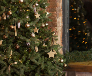 Choinka w stylu rustykalnym – piękna, klimatyczna i modna!   