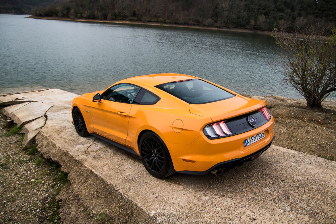 Ford Mustang GT 5.0 V8 Fastback lifting 2018