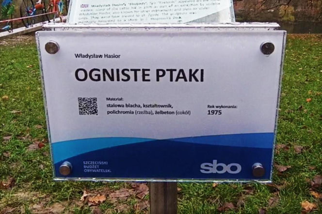 "Ogniste" czy "Płonące"? Dwa opisy rzeźby w Parku Kasprowicza