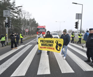 Mają dość korków, chcą buspas. W godzinach szczytu protestowali na pasach