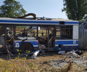 Tak wygląda autobus po wybuchu bomby, którą chciał stworzyć Paweł R.