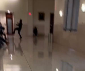 Ojciec rzucił się w sądzie na zabójcę dziecka. Nie miał litości