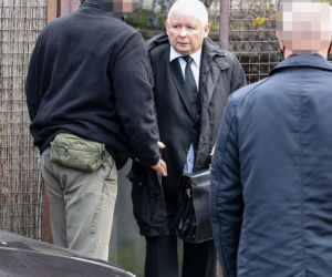 Kaczyński chodzi bez maseczki