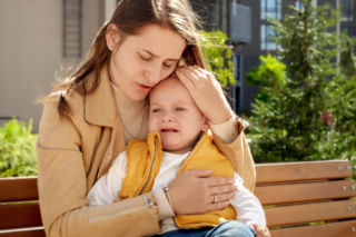 „Mówią, że syn ma problem z emocjami”. Co zrobić, gdy przedszkole sugeruje wizytę u psychologa?