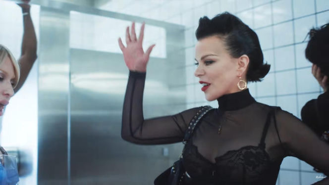 Debi Mazar