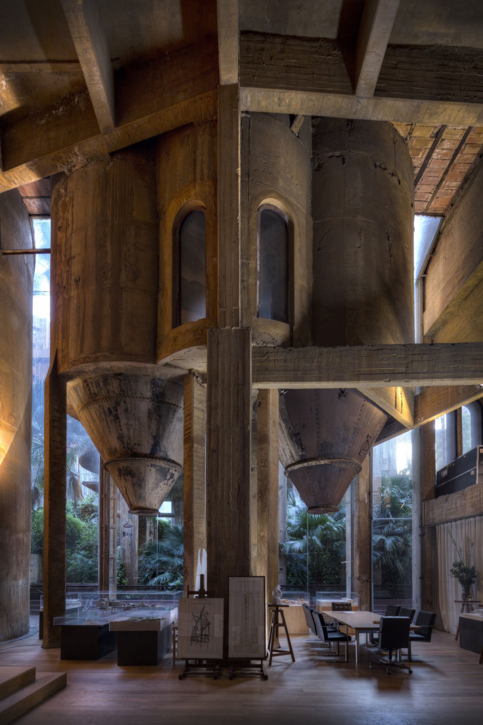 Pracownie architektów: La Fabrica Ricarda Bofilla