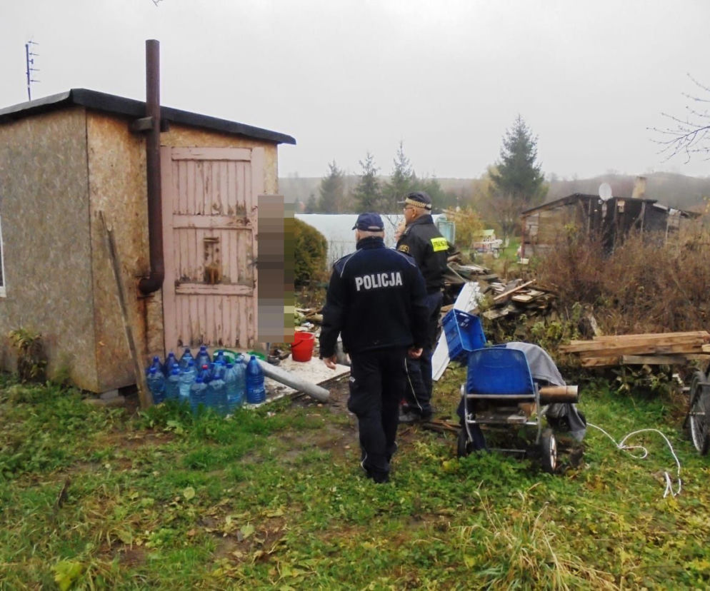 Mrozy dają się bezdomnym najbardziej we znaki. Policja ruszła im z pomocą