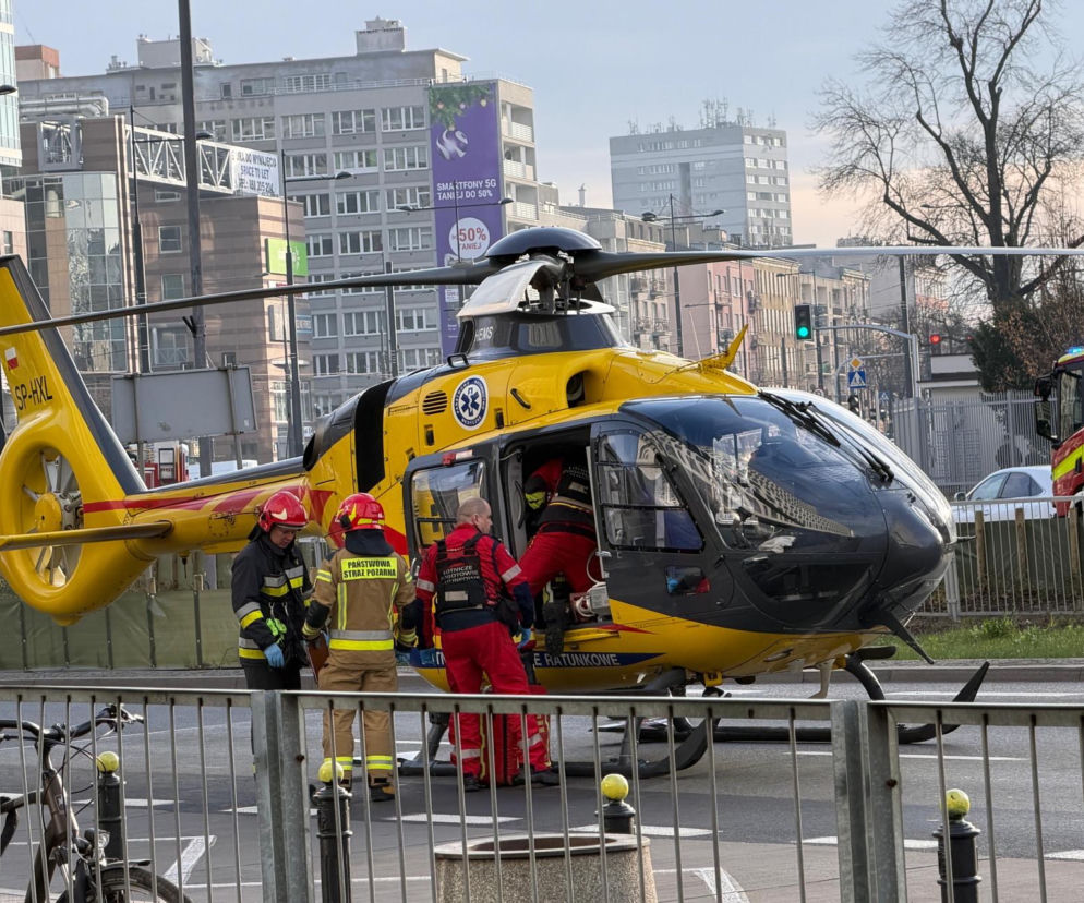 Lądowanie śmigłowca LPR w centrum Warszawy