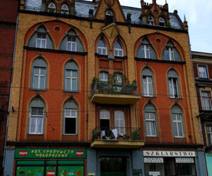 To miasto na Śląsku zachwyca perłami architektury. Zabytkowe osiedla robią wrażenie!