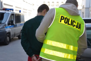 Gdańsk: Zaatakował NOŻEM własnego BRATA! Trafił ostrzem w klatkę piersiową