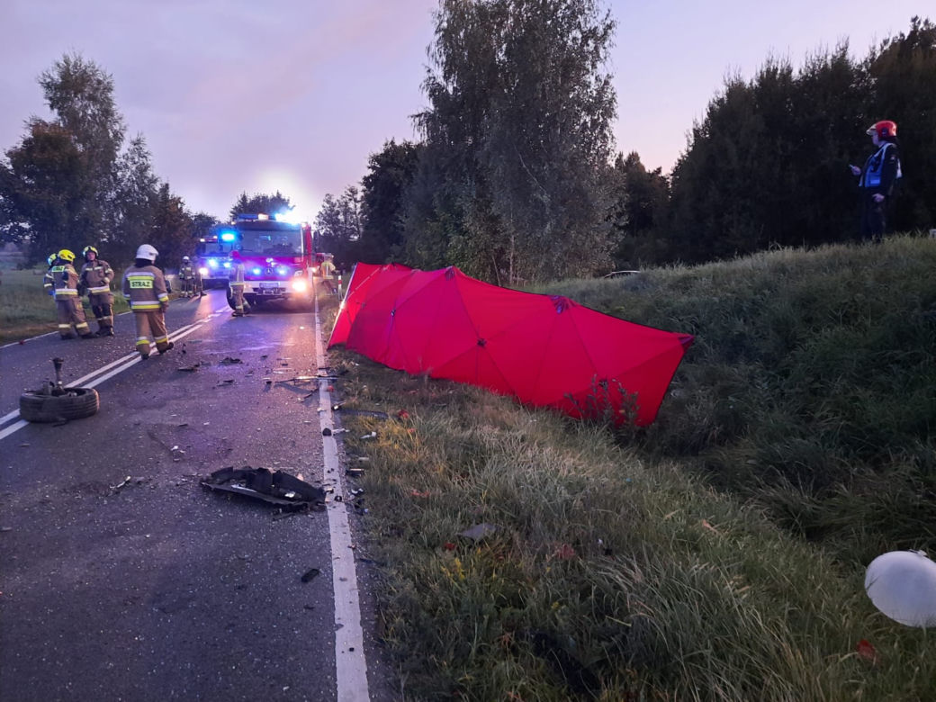  Śmiertelny wypadek koło Barczewa. Nie żyją dwie kobiet, 4-letni chłopiec w szpitalu [ZDJĘCIA]